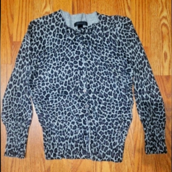 EXPRESS Cropped Leopard Print Sweater - Picture 1 of 3